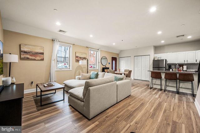 213 ROXBOROUGH AVE, Philadelphia, PA 19128