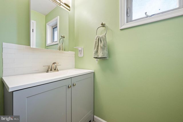 213 ROXBOROUGH AVE, Philadelphia, PA 19128