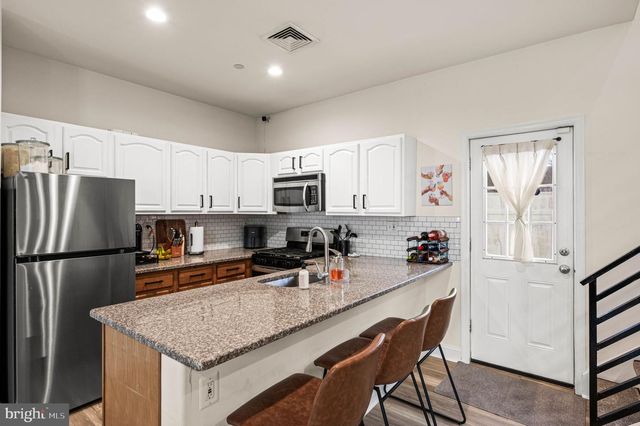 213 ROXBOROUGH AVE, Philadelphia, PA 19128