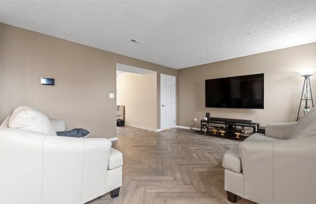 2230 Blazing Star Drive, Tipp City, OH 45371