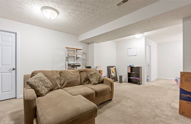 2230 Blazing Star Drive, Tipp City, OH 45371