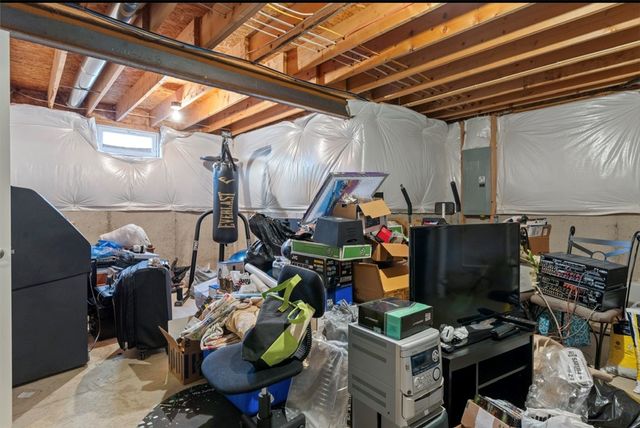 2230 Blazing Star Drive, Tipp City, OH 45371