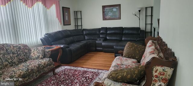 1974 KING ARTHUR RD, Philadelphia, PA 19116