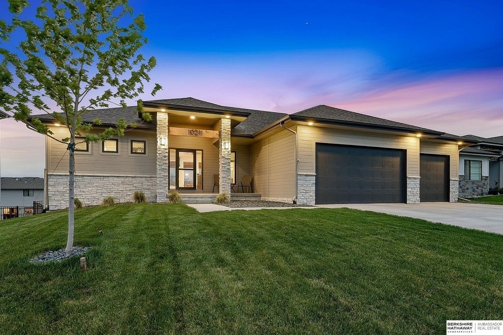 10211 S 191st Avenue, Omaha, NE 68136