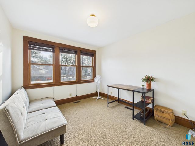 1120 S Center Ave Avenue, Sioux Falls, SD 57105