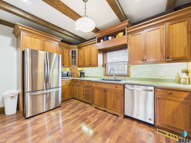 1120 S Center Ave Avenue, Sioux Falls, SD 57105