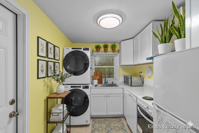 6429 Rosedale Road, Lansing, MI 48911