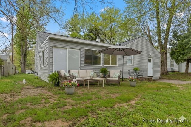 6429 Rosedale Road, Lansing, MI 48911