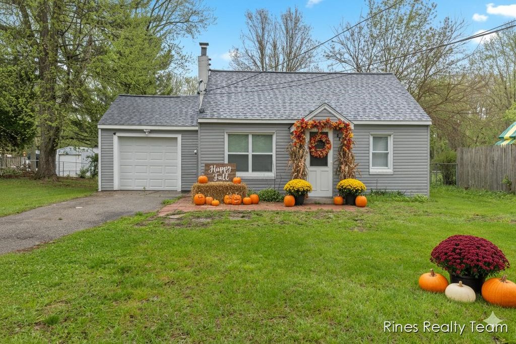 6429 Rosedale Road, Lansing, MI 48911