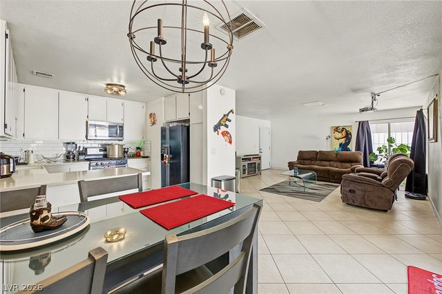 6992 Quarry Drive, Las Vegas, NV 89147