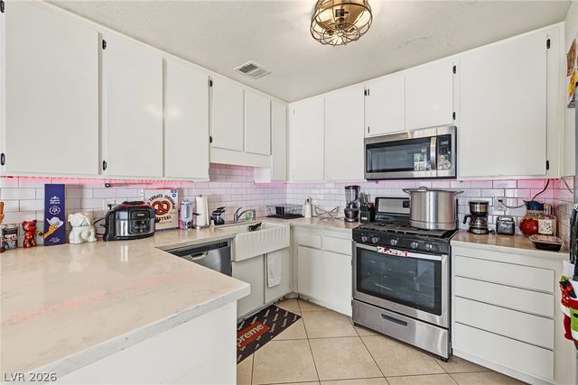 6992 Quarry Drive, Las Vegas, NV 89147