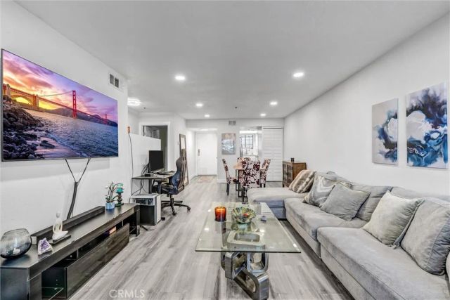 6545 Reseda Boulevard 6, Reseda, CA 91335