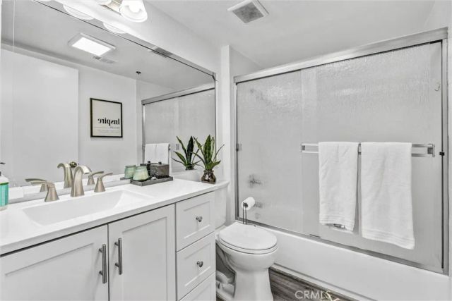 6545 Reseda Boulevard 6, Reseda, CA 91335