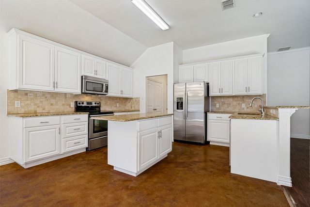 223 Carriage Drive, Willow Park, TX 76087