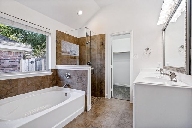 223 Carriage Drive, Willow Park, TX 76087