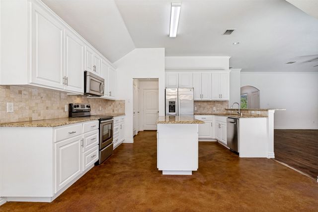 223 Carriage Drive, Willow Park, TX 76087