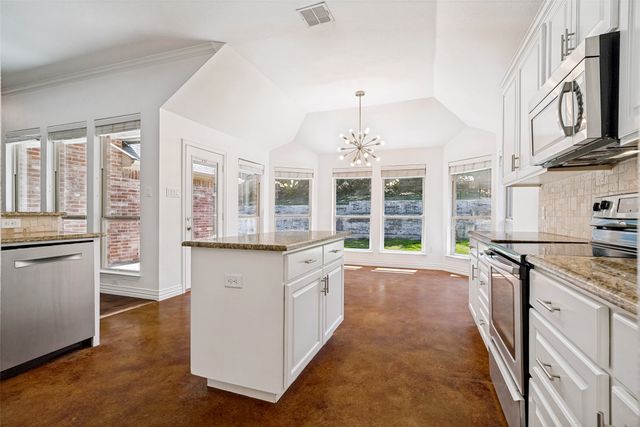 223 Carriage Drive, Willow Park, TX 76087
