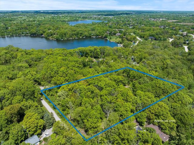 26359 N Hickory Road, Mundelein, IL 60060