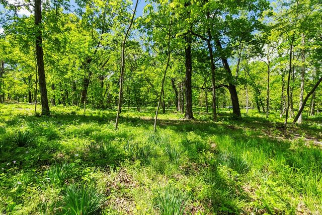 26359 N Hickory Road, Mundelein, IL 60060