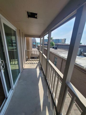 215 Post Office Street 302, Galveston, TX 77550