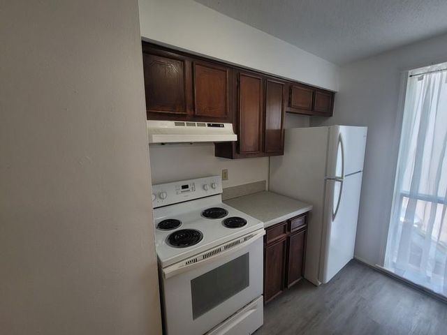 215 Post Office Street 302, Galveston, TX 77550