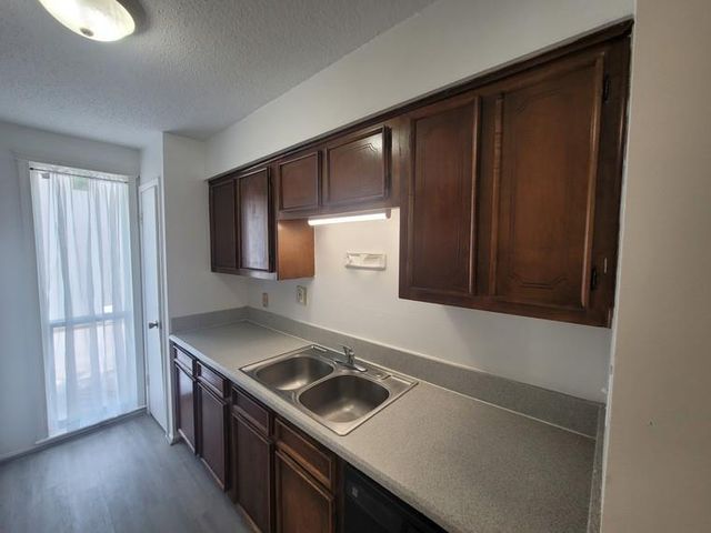 215 Post Office Street 302, Galveston, TX 77550