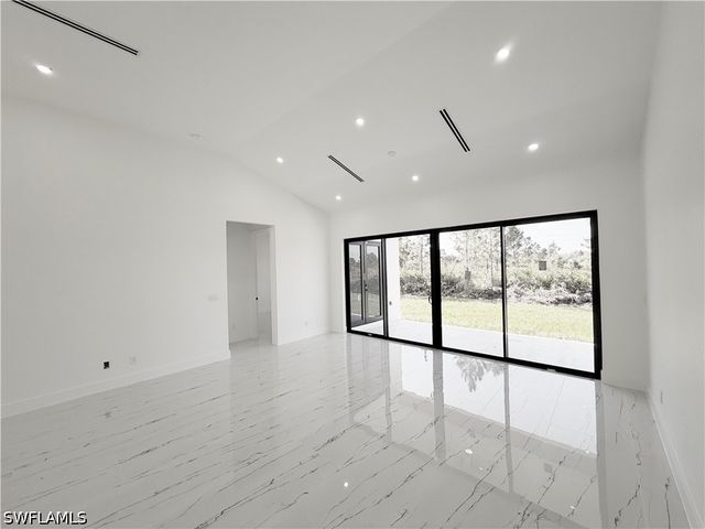 1126 Crestwood ST E, Lehigh Acres, FL 33974