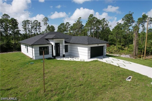 1126 Crestwood ST E, Lehigh Acres, FL 33974