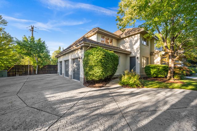 2321 E WRENHAVEN LN, Salt Lake City, UT 84121