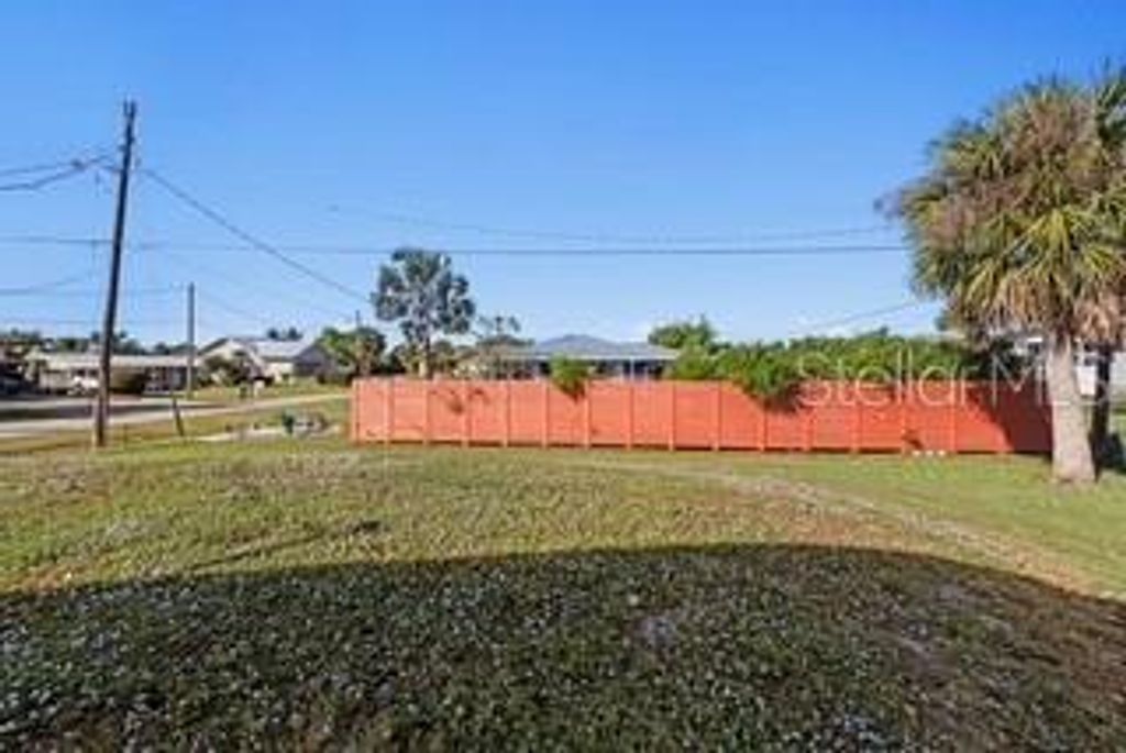 Image 28 of property listing at 2835 WISTERIA PLACE, Punta Gorda, FL 33950