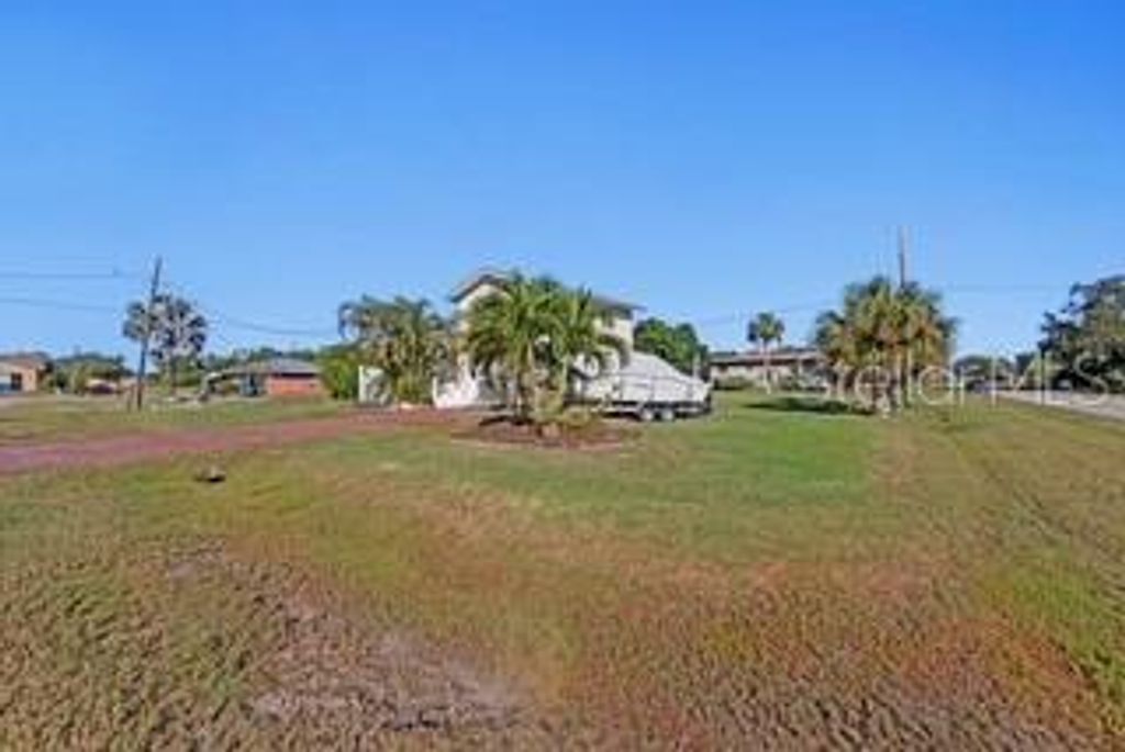 Image 30 of property listing at 2835 WISTERIA PLACE, Punta Gorda, FL 33950