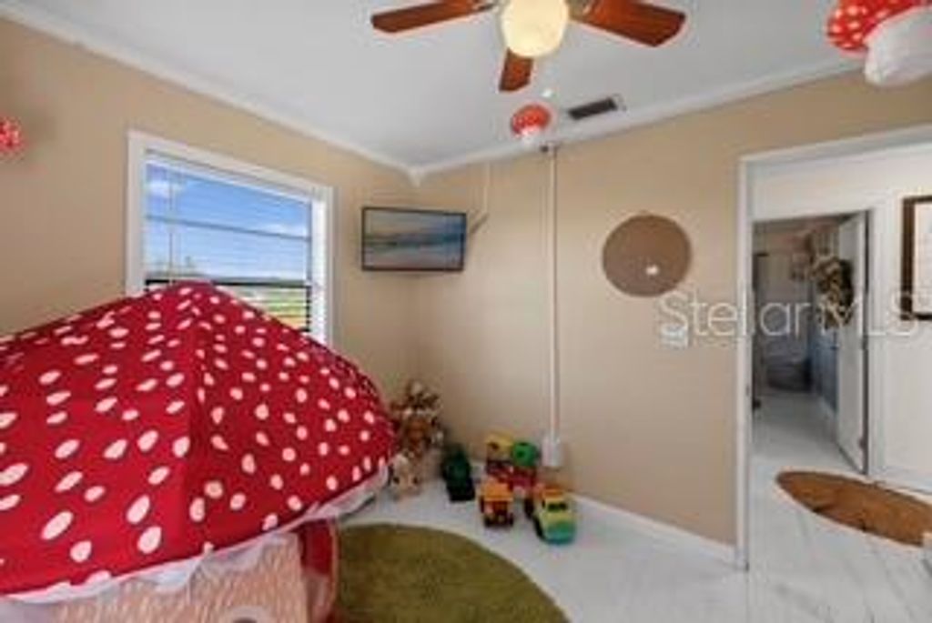 Image 10 of property listing at 2835 WISTERIA PLACE, Punta Gorda, FL 33950