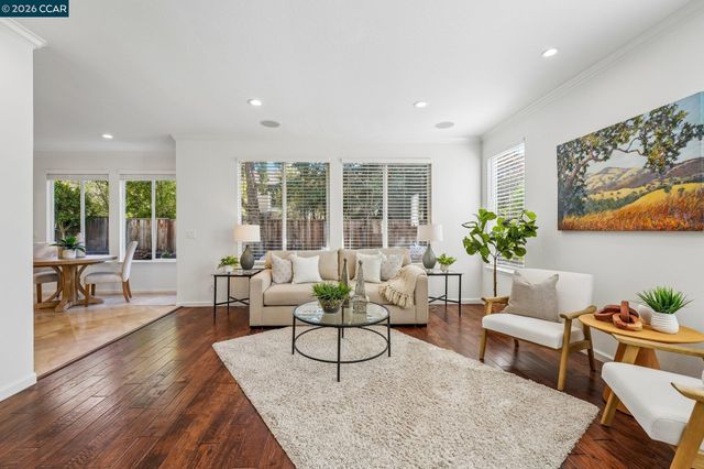 4926 Redwood Ave, Dublin, CA 94568