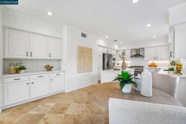 4926 Redwood Ave, Dublin, CA 94568