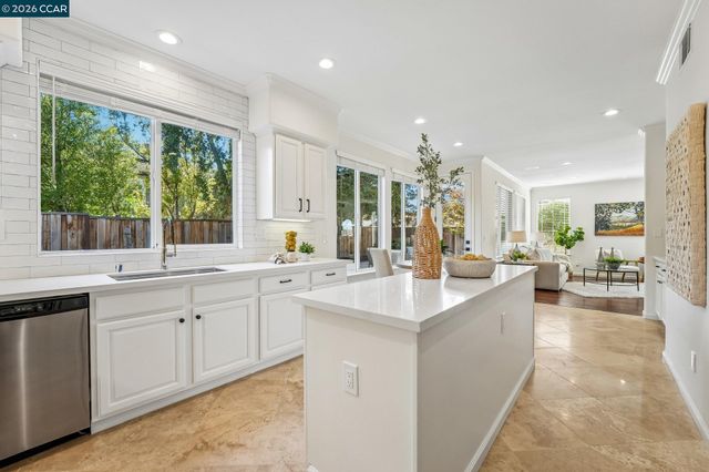4926 Redwood Ave, Dublin, CA 94568