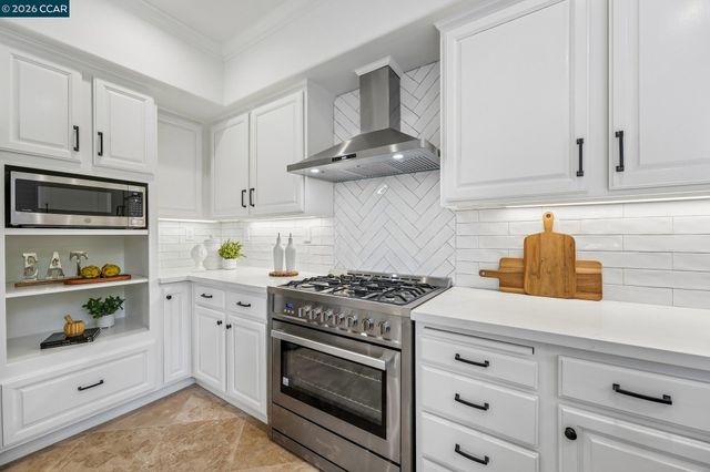 4926 Redwood Ave, Dublin, CA 94568