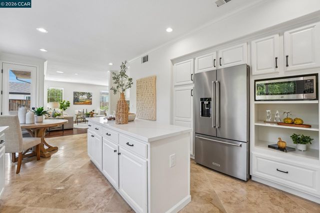 4926 Redwood Ave, Dublin, CA 94568