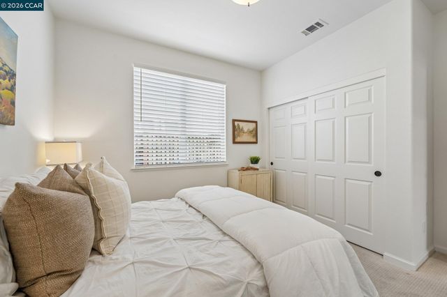 4926 Redwood Ave, Dublin, CA 94568