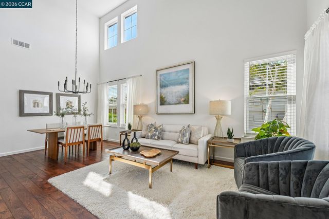 4926 Redwood Ave, Dublin, CA 94568