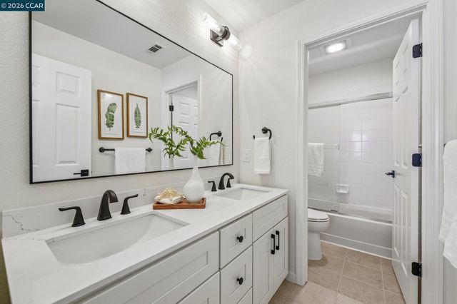 4926 Redwood Ave, Dublin, CA 94568