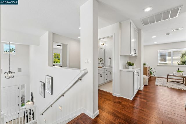4926 Redwood Ave, Dublin, CA 94568