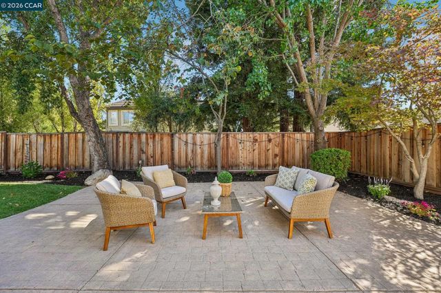 4926 Redwood Ave, Dublin, CA 94568