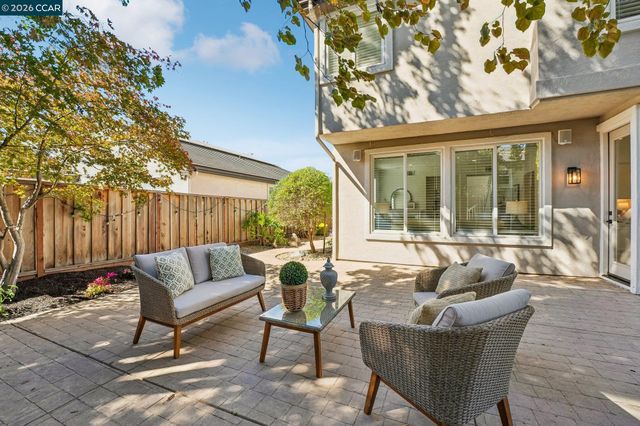 4926 Redwood Ave, Dublin, CA 94568
