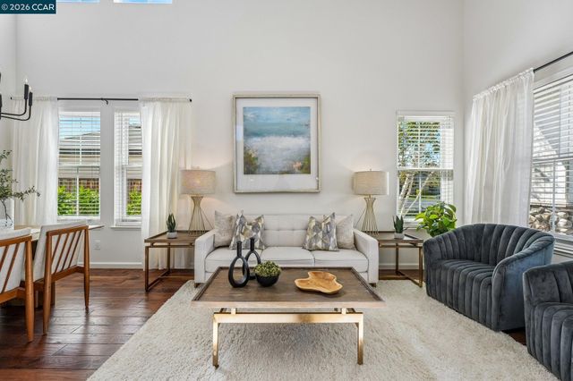 4926 Redwood Ave, Dublin, CA 94568