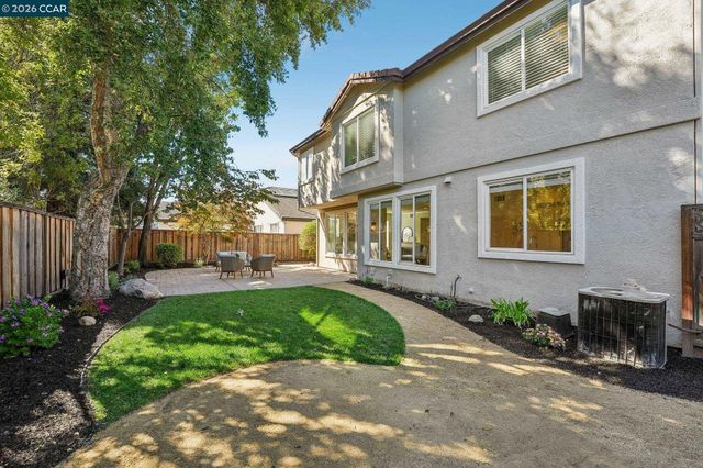 4926 Redwood Ave, Dublin, CA 94568