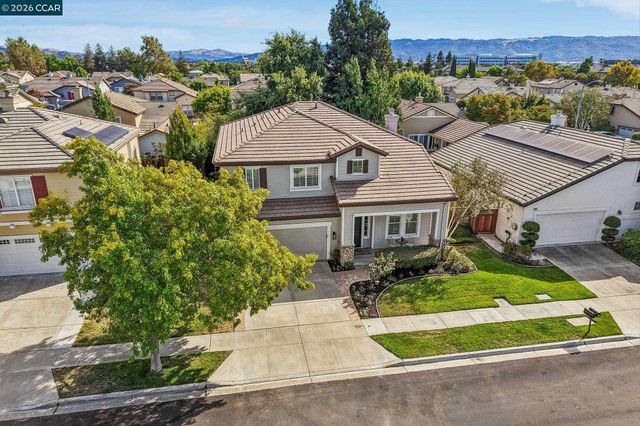 4926 Redwood Ave, Dublin, CA 94568