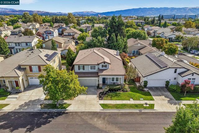 4926 Redwood Ave, Dublin, CA 94568
