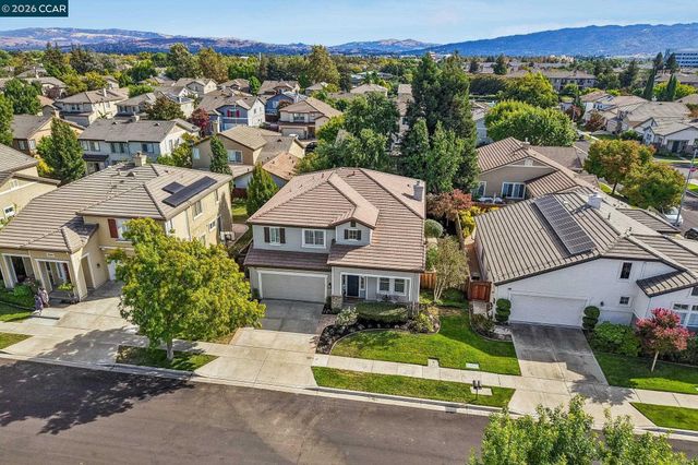 4926 Redwood Ave, Dublin, CA 94568