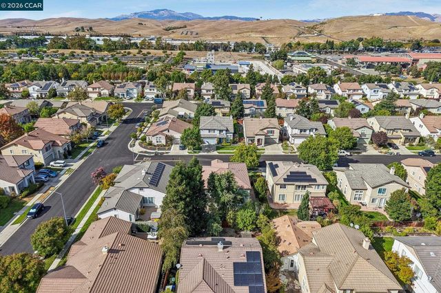 4926 Redwood Ave, Dublin, CA 94568