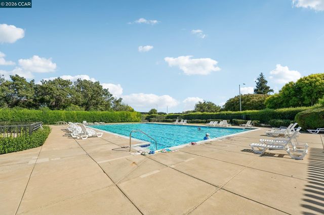 4926 Redwood Ave, Dublin, CA 94568